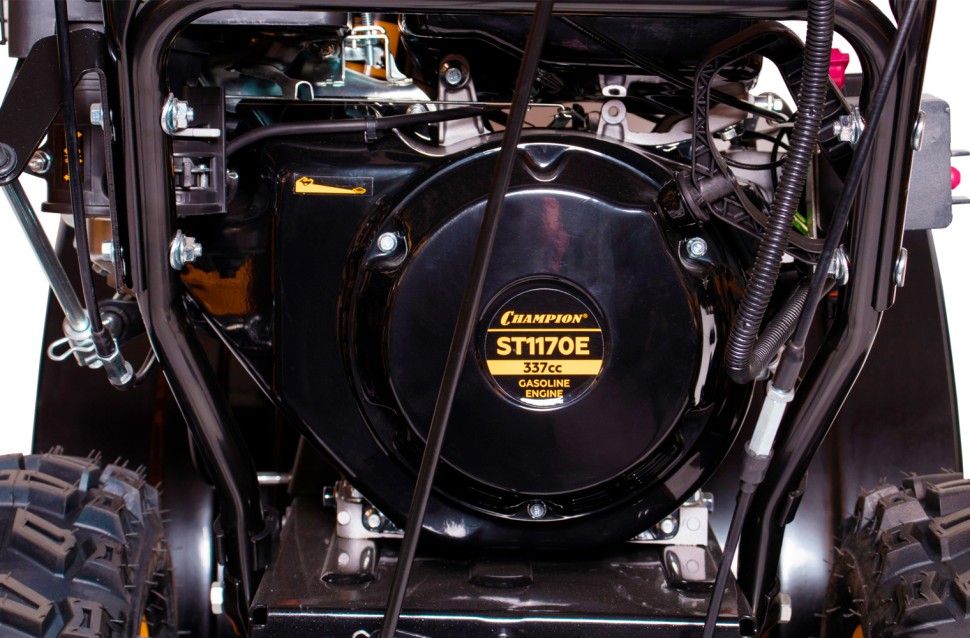 Бензиновый снегоуборщик CHAMPION ST1170E